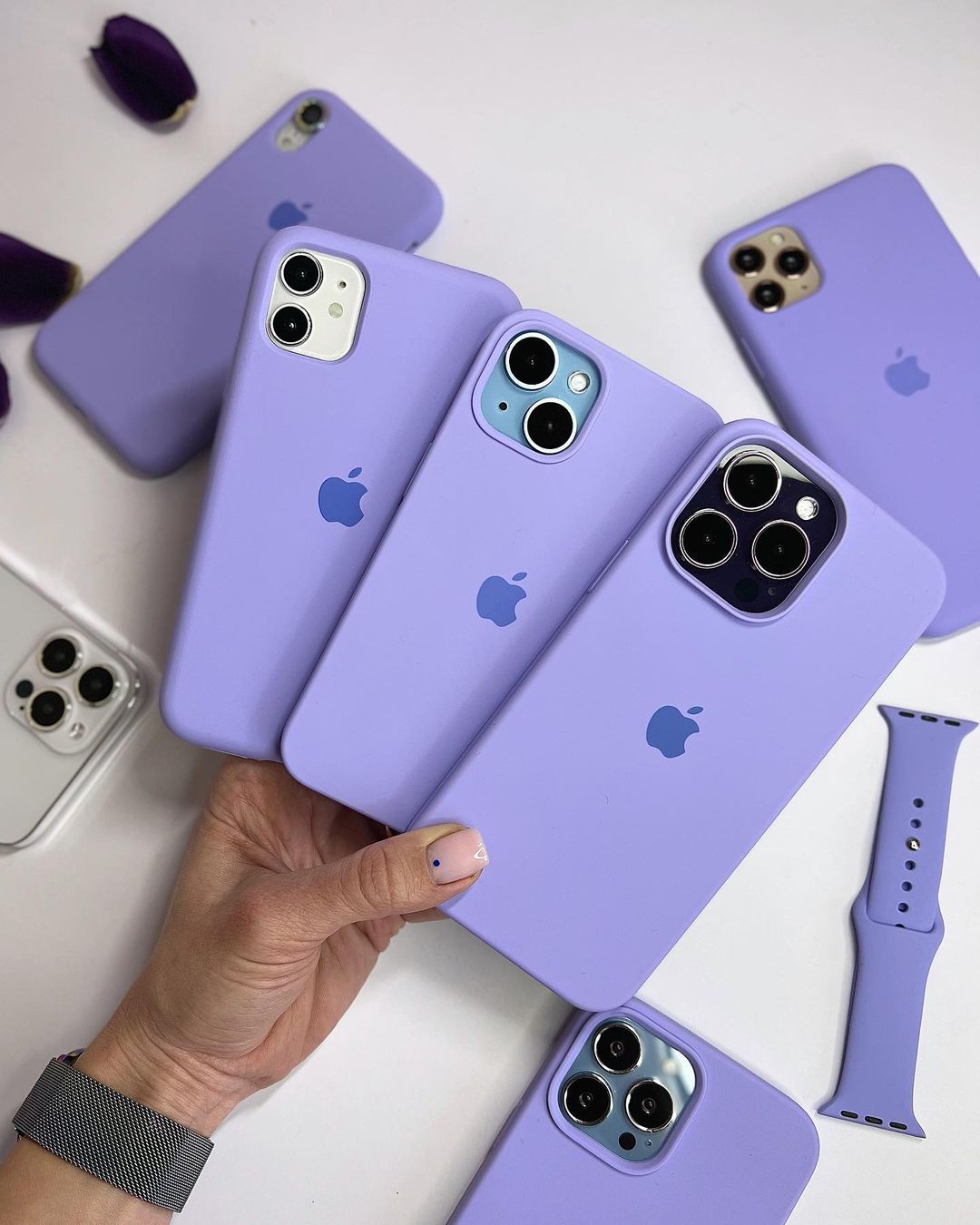 Light Purple iPhone Silicone Cover – Soft Touch, Anti-Slip & Stylish Protection